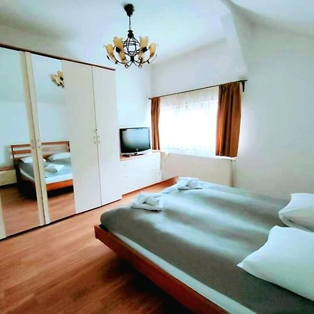 Pensiunea Cerbul - Valea Dobarlaului Ngoại thất bức ảnh
