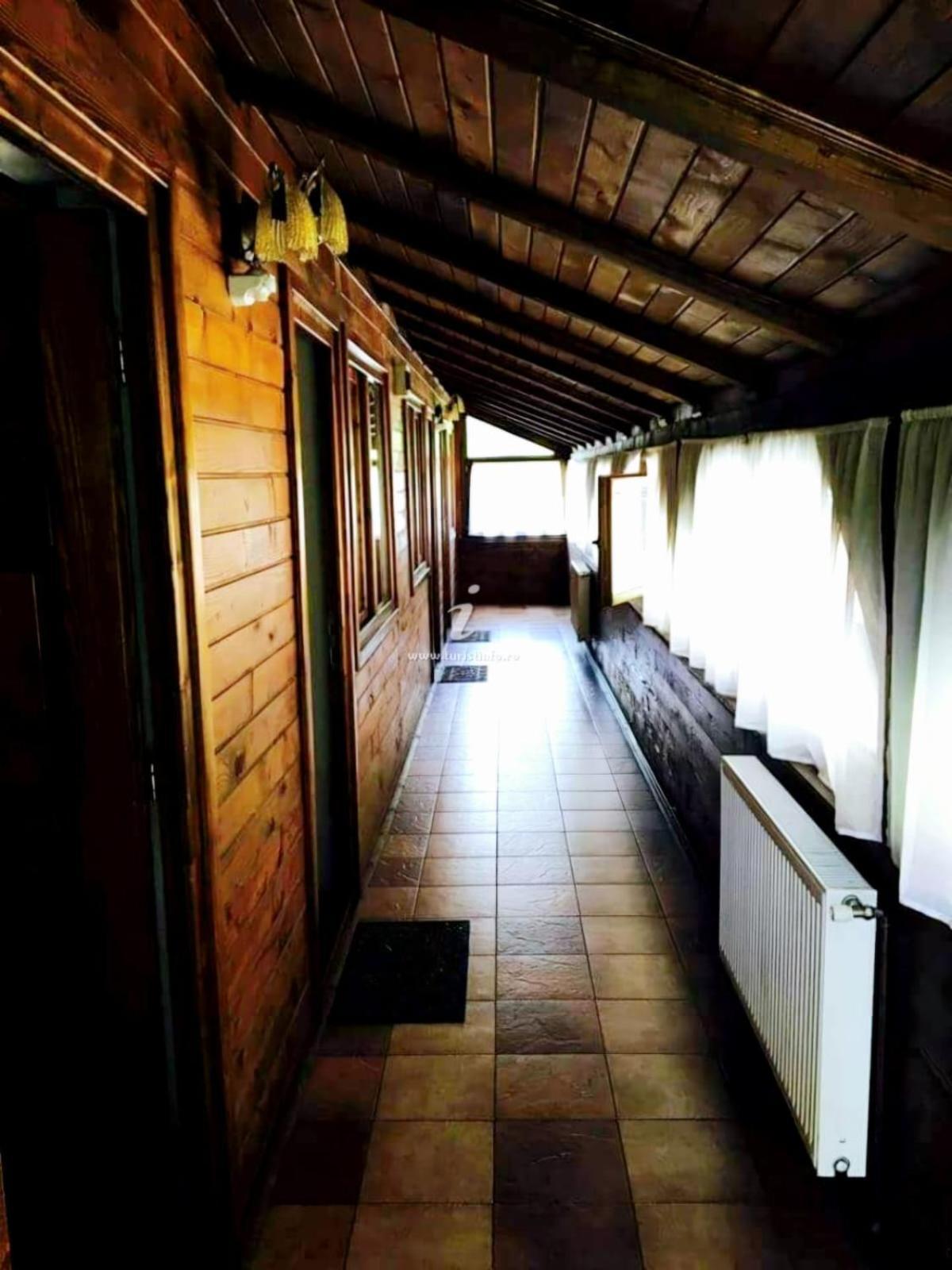 Pensiunea Cerbul - Valea Dobarlaului Ngoại thất bức ảnh